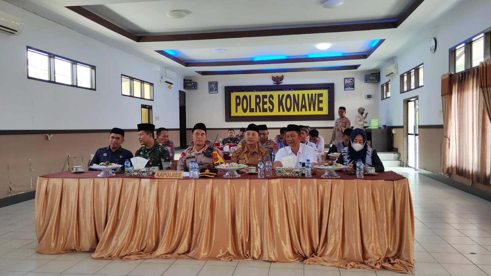 Ketgam. Ketua PA Unaaha Ahmad Padli, S.Ag., M.H beserta Kapolres Konawe dan Tamu Undangan Mengikuti Peringatan Maulid Nabi Muhammad Secara Virtual